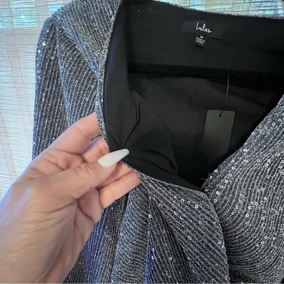 Lulus Silver and Black Sparkle Lined Top Sz M - Picture 9 of 16